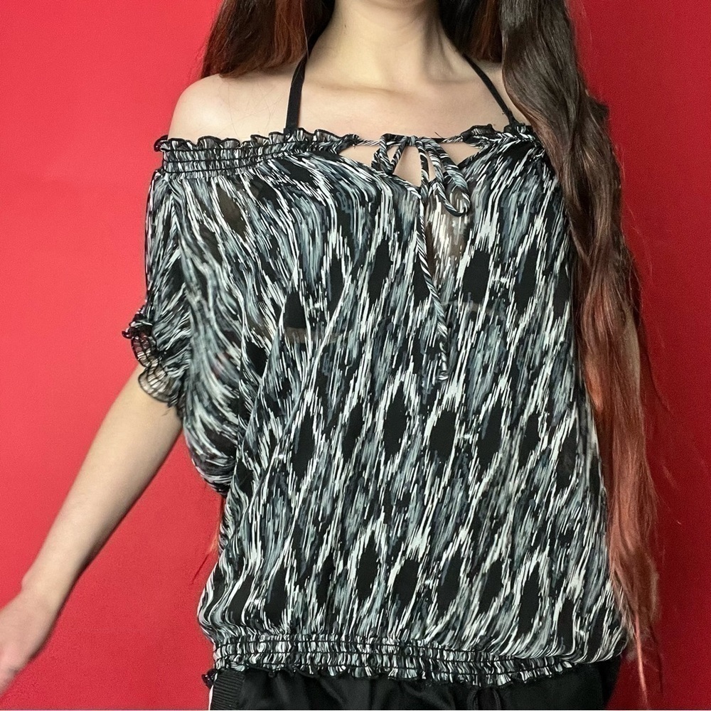 Loose patterned tie top 🖤🤍​​​​​​​​​​​​​​​​​​​​